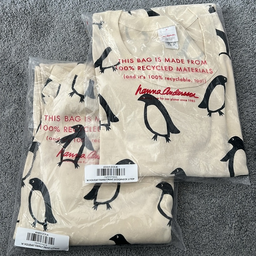 Hanna Andersson Squeaky the Penguin Holiday Long John Pajama Top and Pants